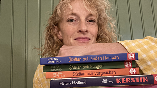Kvinna med böcker.
